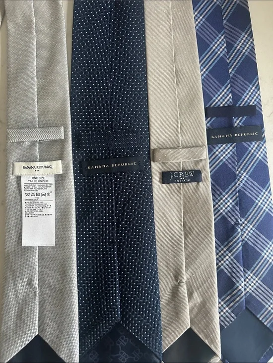 Bundle of 11 men’s ties- banana Republic & J Crew brooks brothers