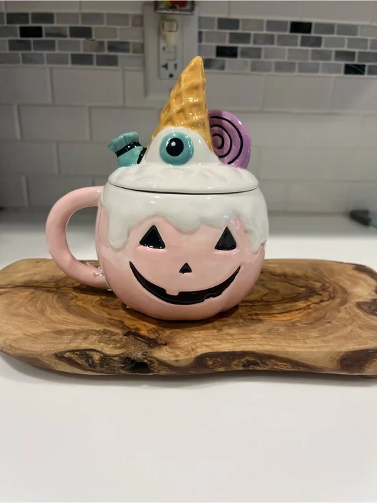 Pink pumpkin Mug with Ice cream cone topper, Brand New!