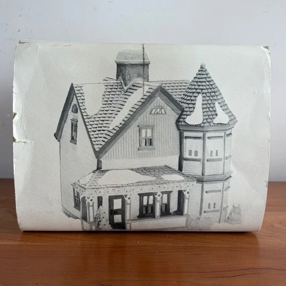 Dept 56 New England Village Thomas T Julian House Christmas Heritage Village