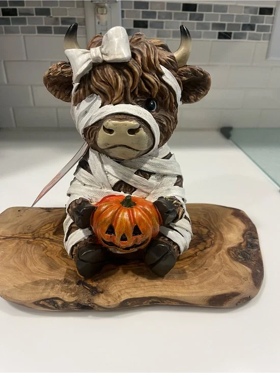 Halloween Mummy Highland Cow with bow and pumpkin BIG 9” Tall x 6” wide, BNWT