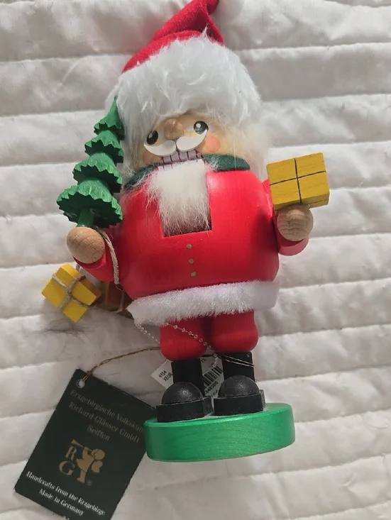 Handcrafted  Vtg Santa Nutcracker ERZGEBIRGE VOLKSKUNST MADE IN GERMANY