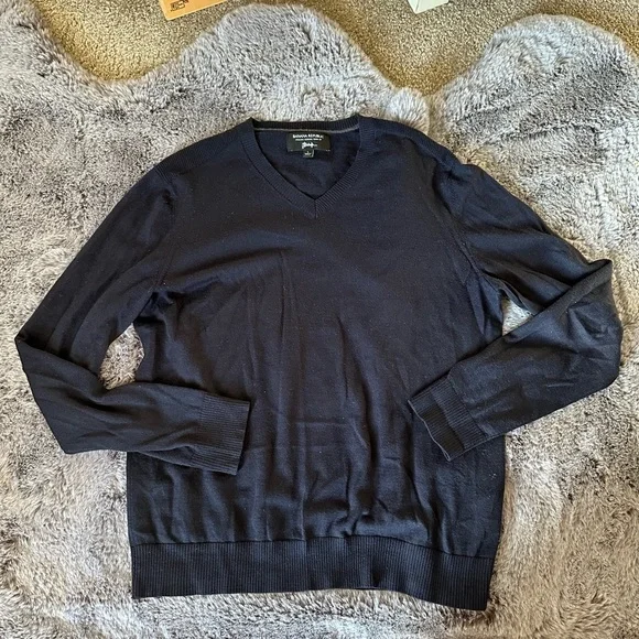 Banana Republic Men’s Italian Merino Wool Navy v-neck Size Large