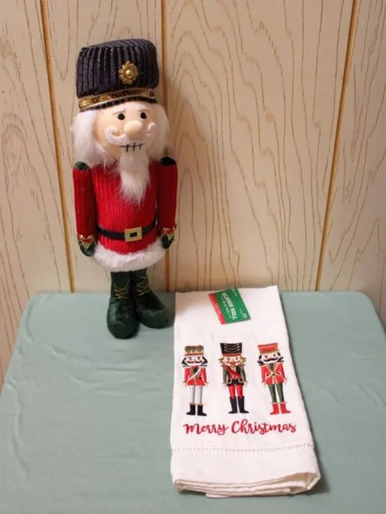 Nutcracker Christmas Decoration Standing with Nutcracker Kitchen Towel - NWT