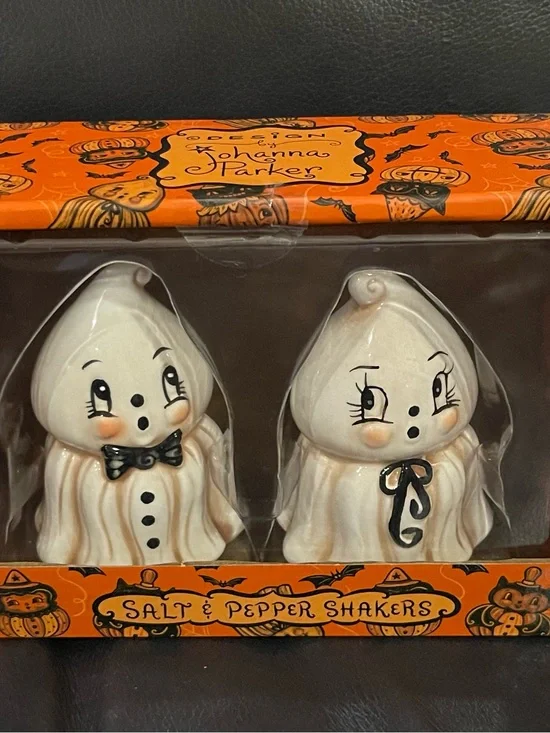 Halloween Johanna Parker Salt and Pepper Shakers