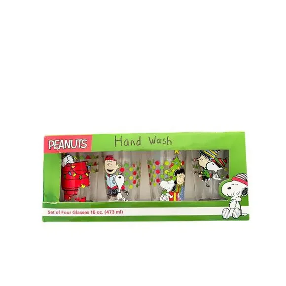 Peanuts Christmas Glassware Set of 4 Snoopy Charlie Brown 16oz Holiday Tumblers