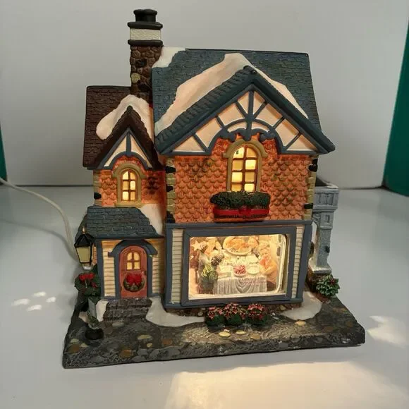 Saturday Evening Post Freedom From Want Porcelain Lighted Christmas House w/ Box