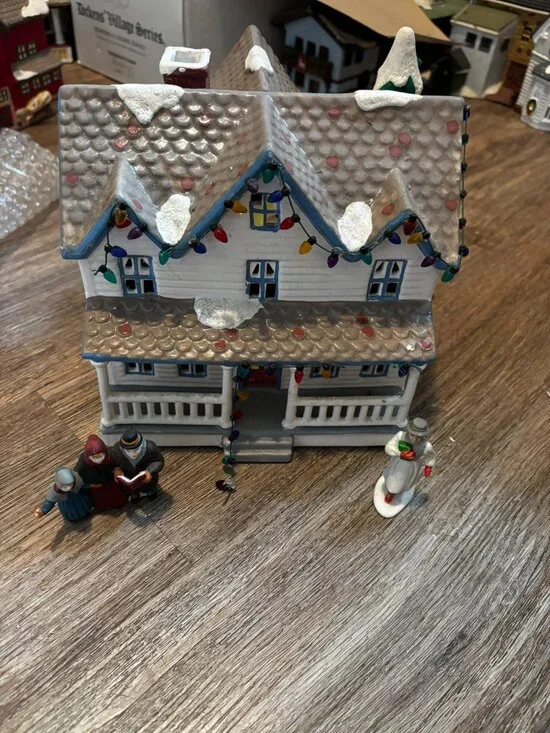 Department 56 Christmas village light up building 1987 Farm House