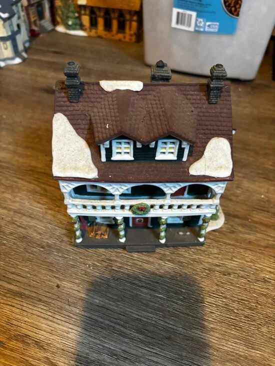 Department 56 Christmas light up village building Captains Cottage