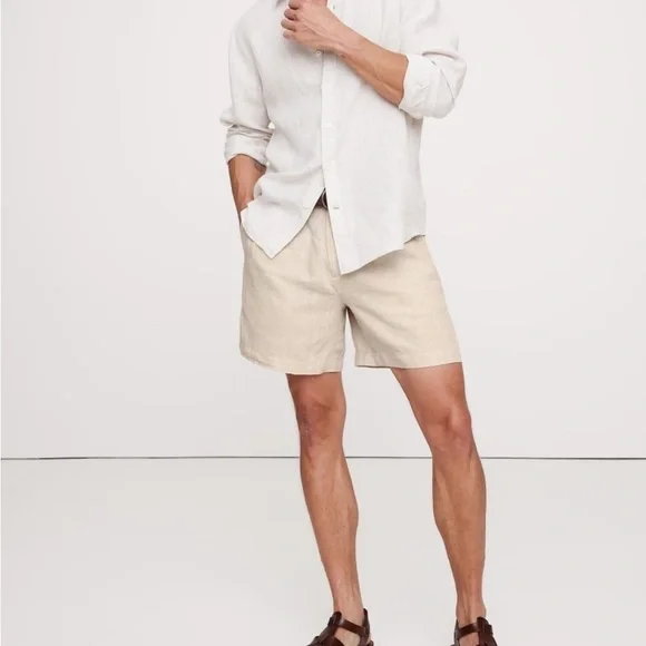 Banana Republic Cream Flat‎ Front Shorts