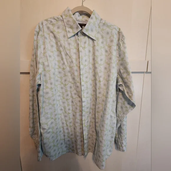 Preowned Banana Republic size large light blue and green,‎ long sleeve