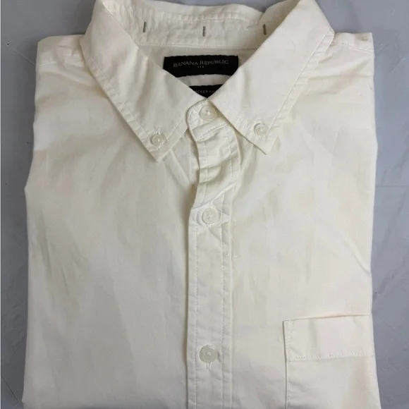 Banana Republic Men's Cream Button-Down Casual Shirt‎