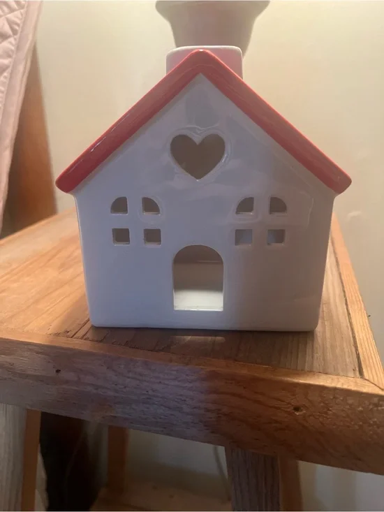 Ceramic Holiday Tea Light Holder - White with Red Roof