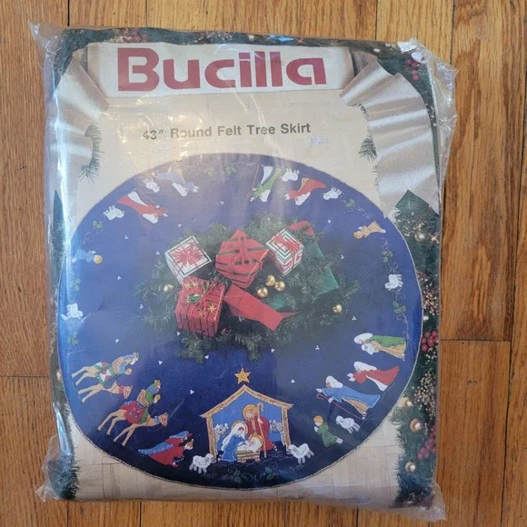 Bucilla 43 Inch Round Felt Tree Skirt Nativity Complete Kit 82720‎ Christmas