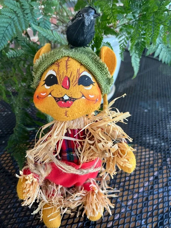 2004 Annalee 10” Scarecrow Mouse W/Crow On Head Thanksgiving Autumn Doll