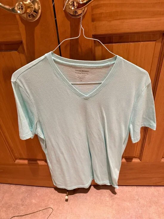 Banana Republic V-Neck T-Shirt Short Sleeve Tee Cool Light  Green Mens Medium