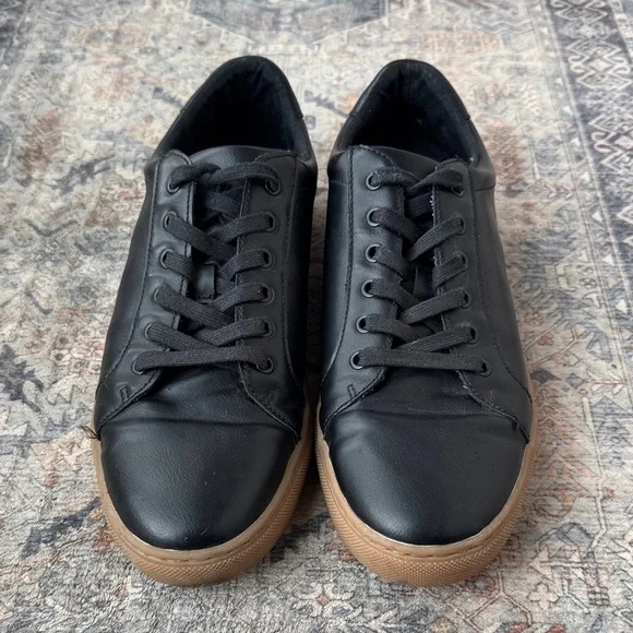 Banana Republic Black Leather Sneakers Gum Sole Lace Up Size 10 Casual