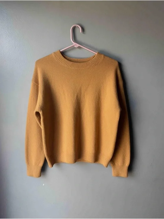NWT Banana Republic Golden Honey Crewneck Knit Sweater - Women’s Medium