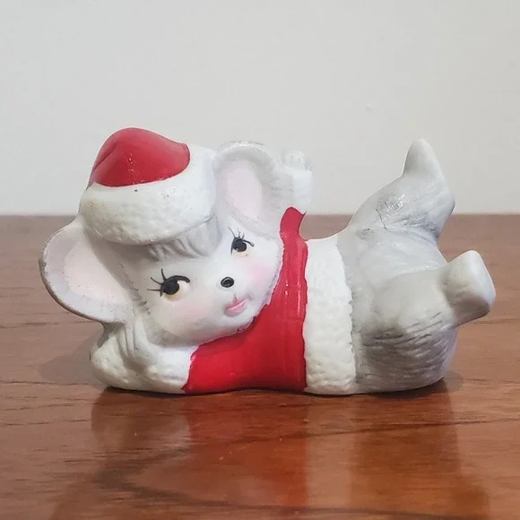 Vintage Tumbling Mouse Figurine Grey X-Mas Around The World‎ from NO. 54-235