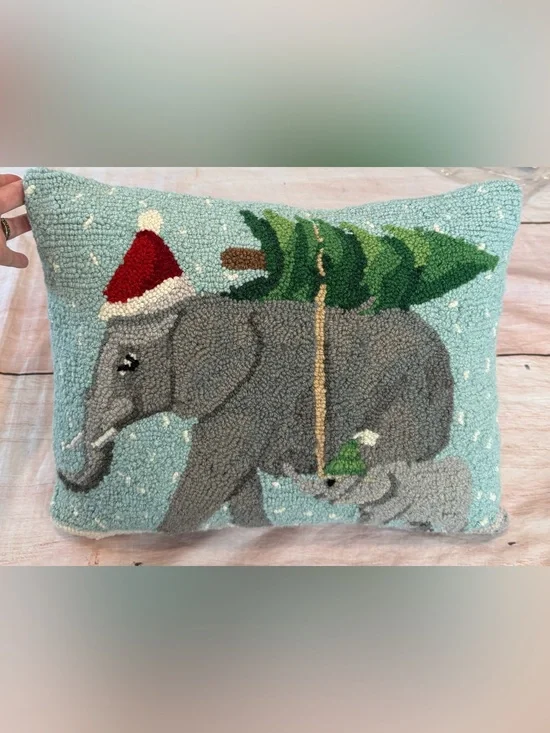 Grandin Road Hooked Wool Pillow Elephant Christmas Hat Green 18x14 Tree