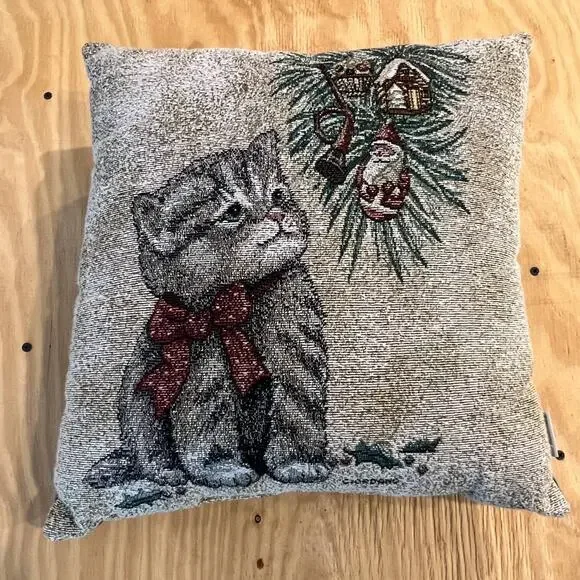 Riverdale Giordano Tapestry Pillow Cat, Christmas Tree, Ornaments Back Green VTG