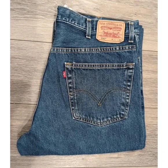 LEVI'S 550 MEN'S BLUE JEANS SIZE 38x32 STRAIGHT RELAXED MEDIUM WASH    EUC