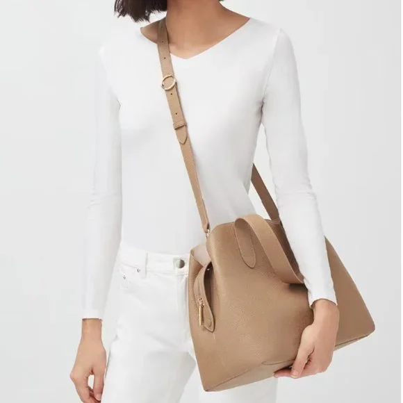 Cuyana Zippered Satchel in Cappuccino Pebbled Leather