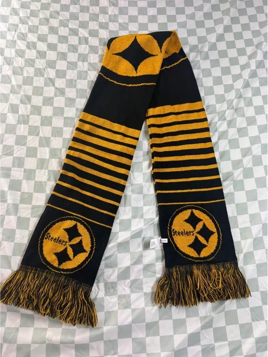 Forever Collectibles Pittsburgh Steelers Knit Scarf Black and Gold