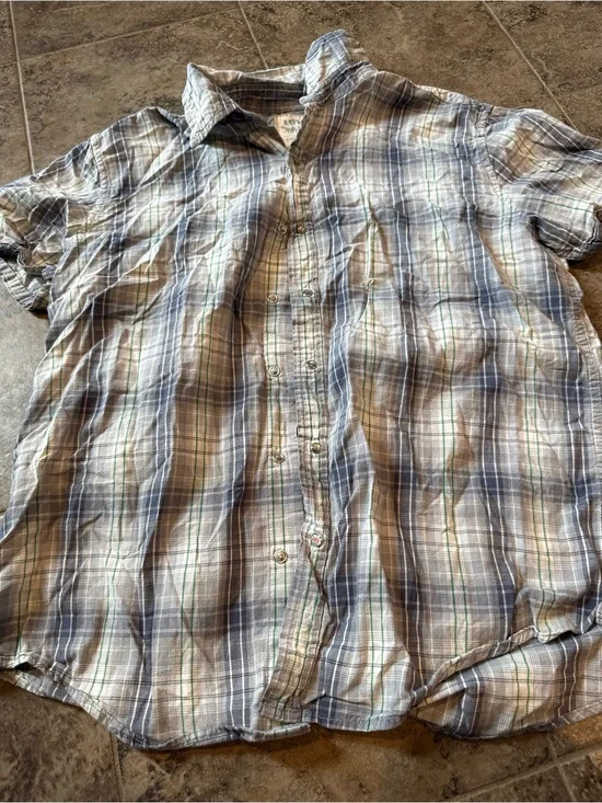 🧅Casual Men’s Plaid Button-Up Shirt in green  and grey