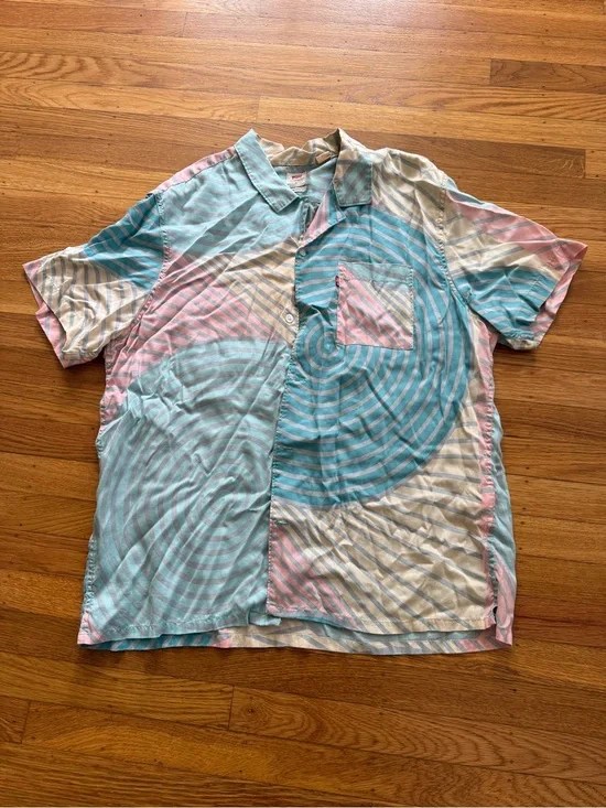 Levi's Pastel Spiral Short-Sleeve Button-Up Shirt - Blue & Pink