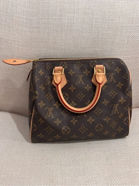 Authentic Louis Vuitton discontinued speedy 25 monogram satchel