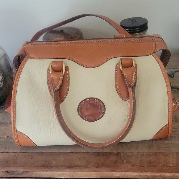 Dooney & Bourke-style Cream and Tan Leather Satchel Dr Bag