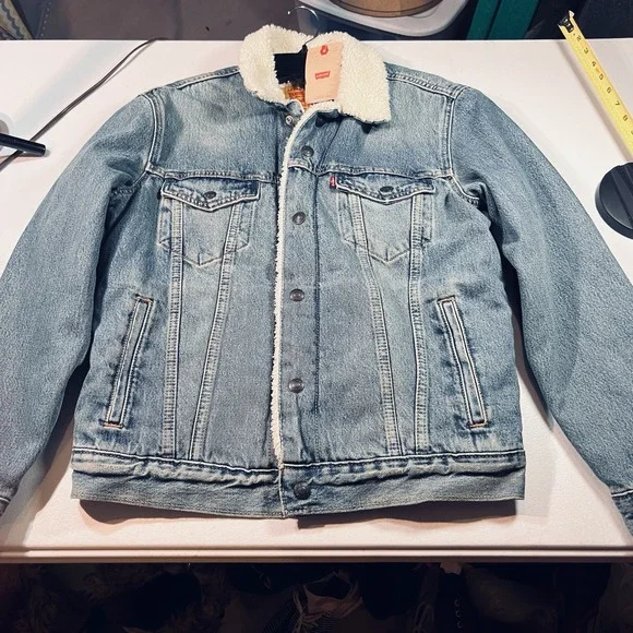 NWT Levis Mens Sherpa‎ Jacket Denim Trucker Jacket Light Wash 163650044 Small