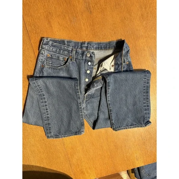 Levi's 501 Jeans Size‎ 34x32 (actual 31x28) Blue Jeans- Button Fly