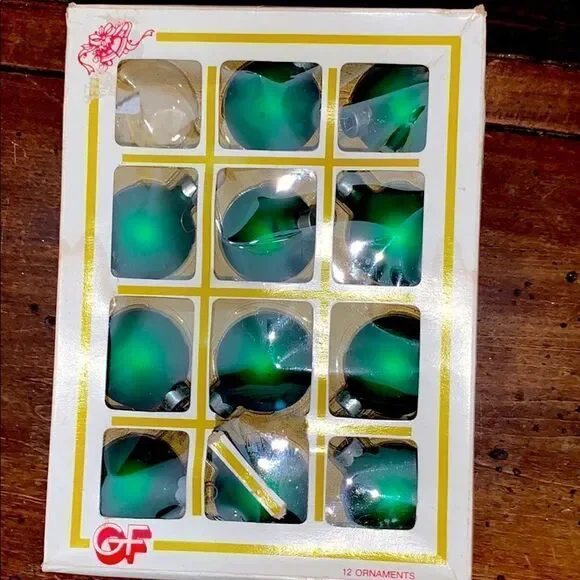 Vtg‎ GF 11 plastic green Christmas ornaments