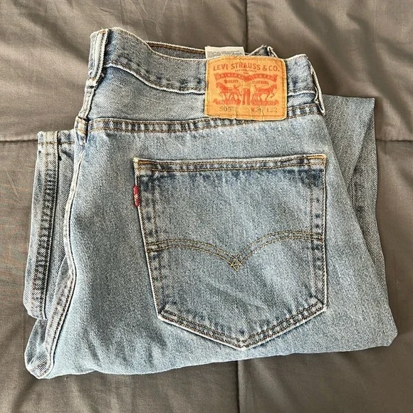 Levi’s 505 Regular Fit Straight Leg Light Wash Size 36