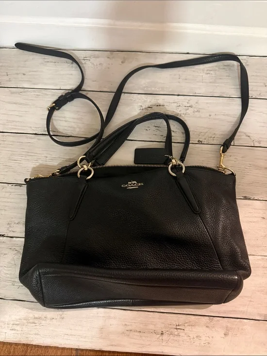Coach Black Leather Purse with Detachable Shoulder Strap