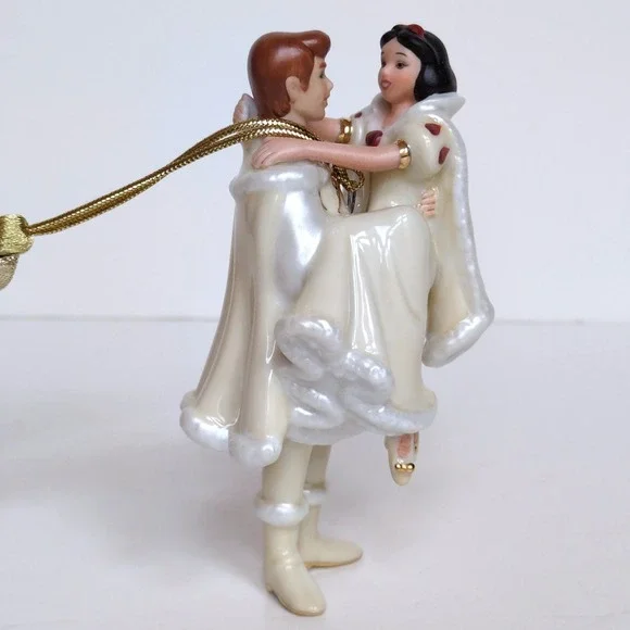 Vtg Disney Ornament‎ Snow White & Prince Charming Dancing Porcelain 4.5in