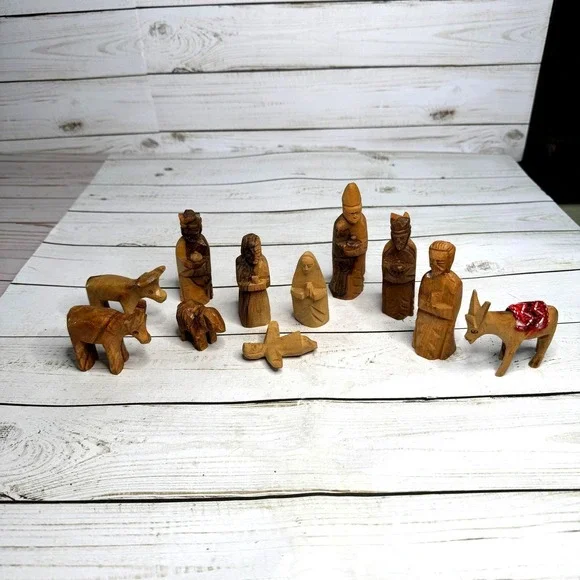 Hand Carved Wooden Nativity Scene 11 pcs Vintage christmas‎ Figures Mary Jesus
