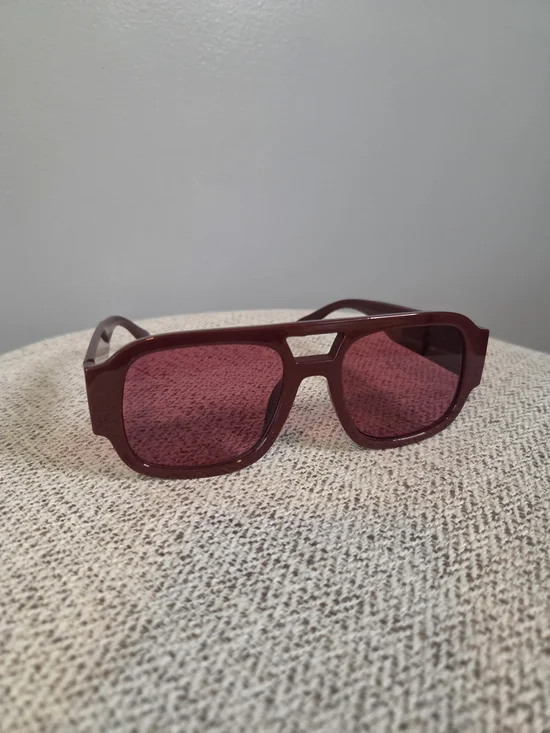 Stylish  Burgundy Square Sunglasses