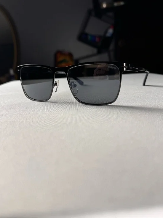 NEW! REVO Roman RE 1276 01 gy Polarized Wayfarer Black/Black Frame & Lens Sleek