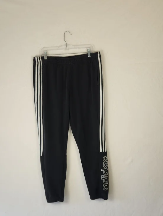 Adidas Sweatpants Men's XL‎ Black with White Stripes On The Side.