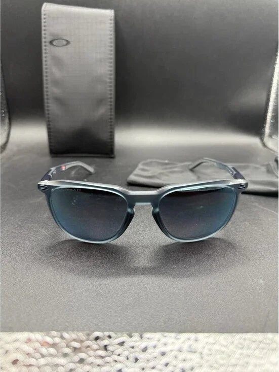 Oakley Thurso Matte Crystal Black/Prizm Deep Water Polarized OO9286-0554