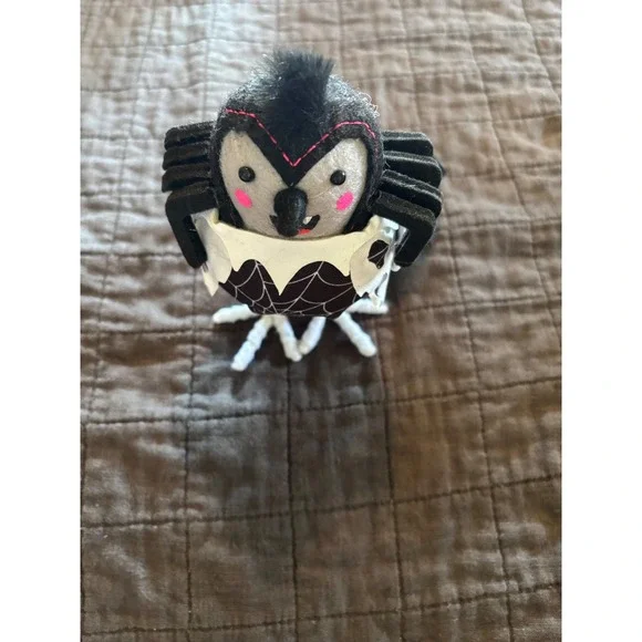 Hyde and‎ Eek Boutique Skitter Featherly Friend 2024 Halloween Decor Black White