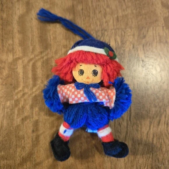 Vintage 1975 Raggedy Andy Christmas Ornament Bobbs Merrill Yarn Doll Plush 4