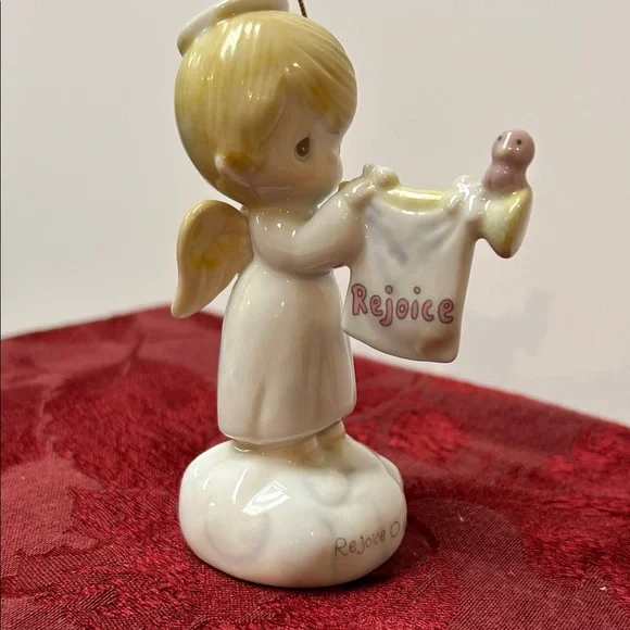 Precious Moments Angel Ornament‎ with Gold and White musical