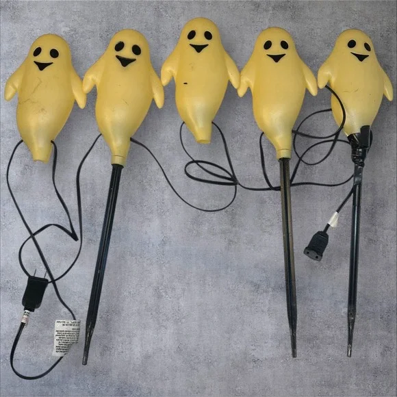 1 Set - VTG Halloween String 5 Light‎ Up Ghosts  - Read