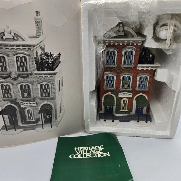Dept 56 Ivy Terrace Apartments 58874 Christmas In The City Series Village +Light