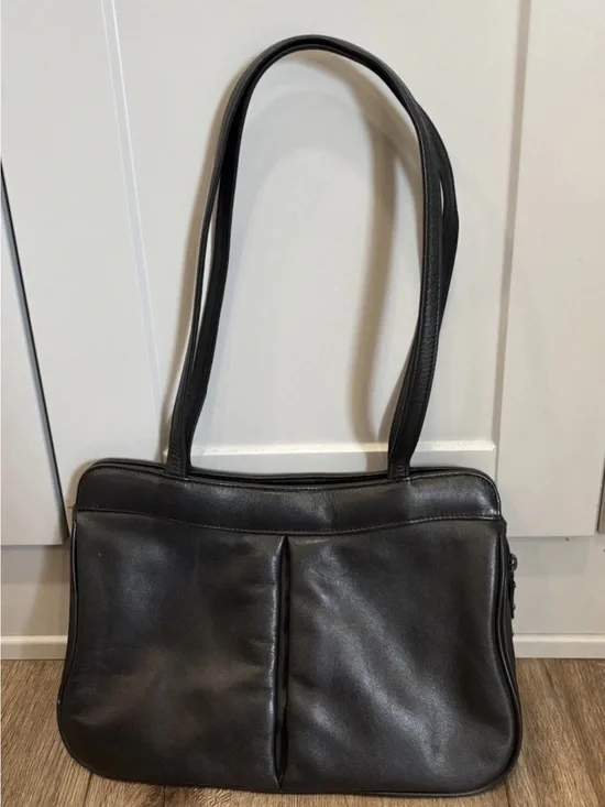 Vintage Classic Black Leather Shoulder Bag