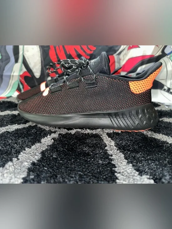 adidas Tubular Dusk Black Solar Red AQ1189 Men’s 10 Sneaker