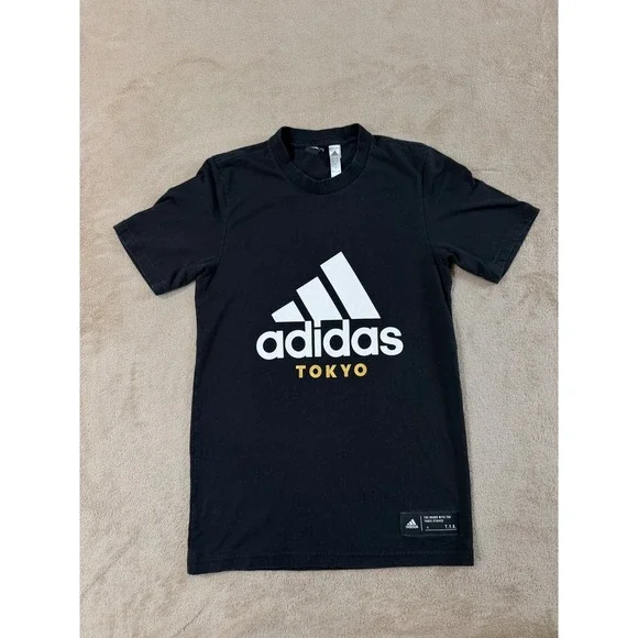 Adidas Tokyo Graphic T-Shirt Mens size XS Black Gold‎ Logo T.Y.O. Short Sleeve